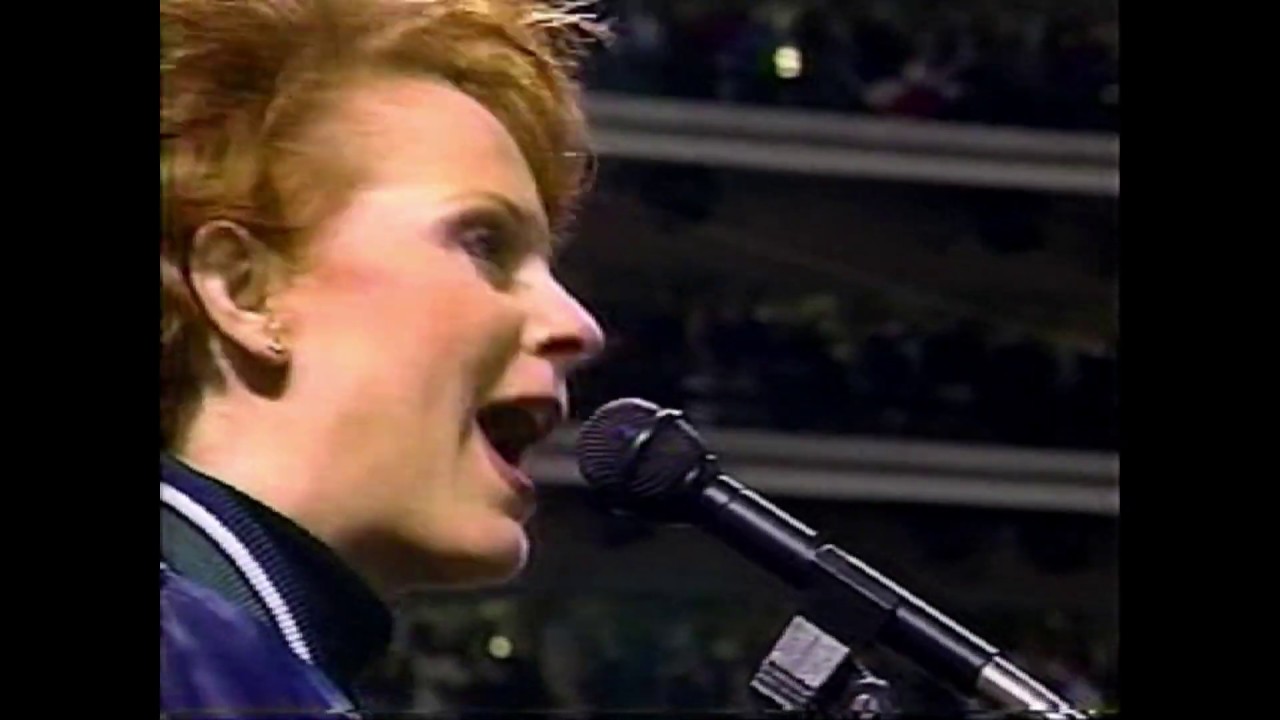 Reba McEntire sings the National Anthem 10/21/97